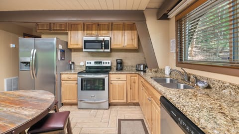 Gatlinburg Lodge Int 006-original