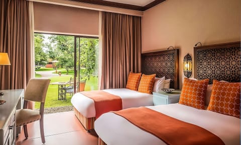Step straight into the garden from crisp, inviting beds.