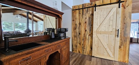 Lodge Meeting Area Sink, Coffee Area