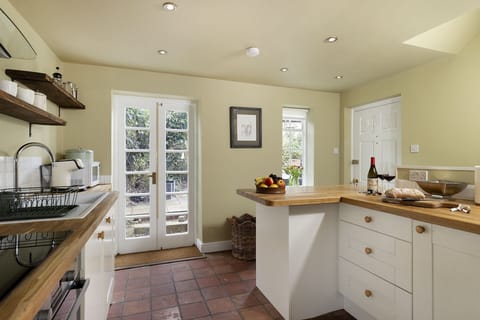 Whistlers Corner - Kitchen