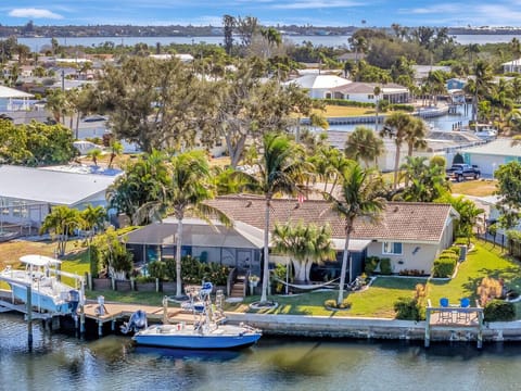 Waterfront with Incredible Views, Docks, Hammock, Serenity!