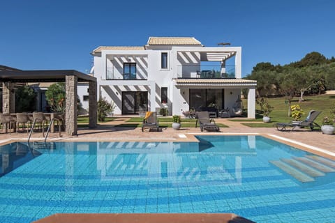 Building Exterior, Outdoor, Pool