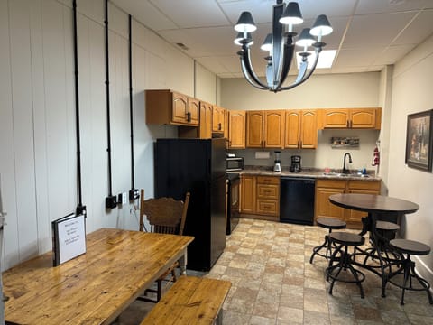 Kitchen can seat 10 easily.