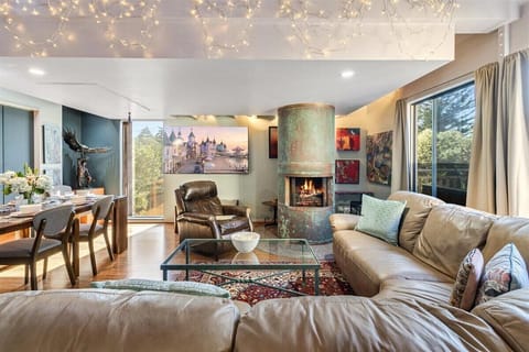 Welcome to 'The Loft' ~ Spacious Open Concept