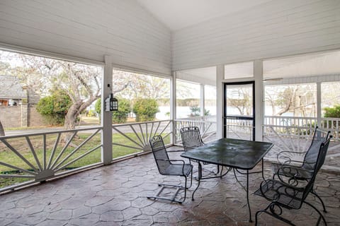 Liberty Hill Vacation Rental | 3BR | 2BA | 2,058 Sq Ft | 3 Steps to Enter