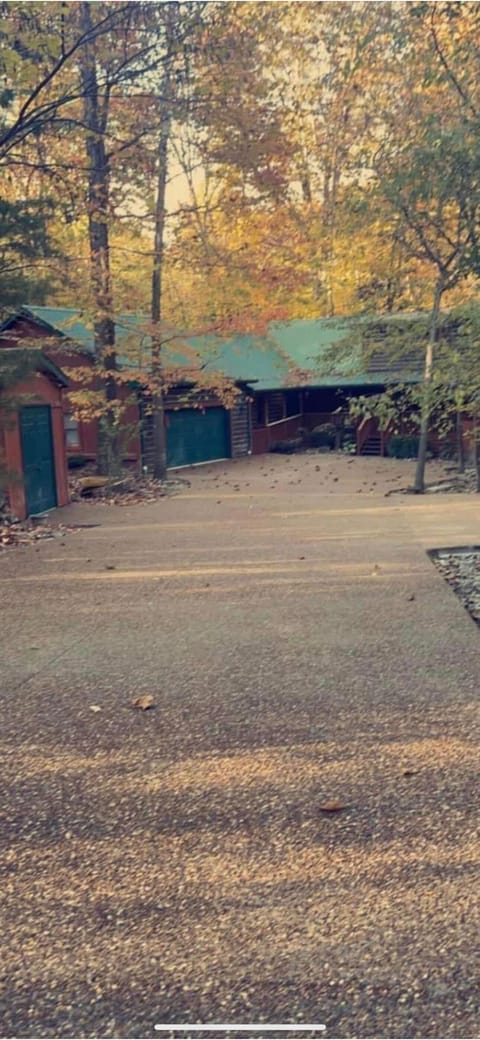 Large driveway with plenty of parking!