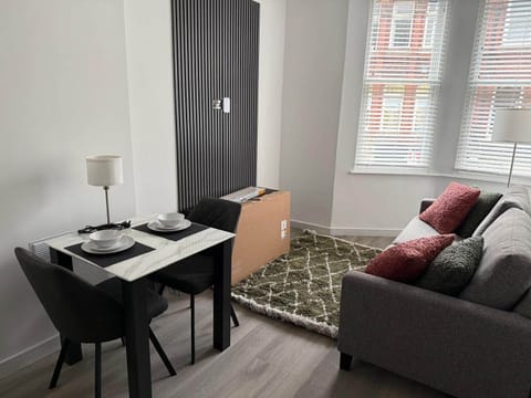 WhatsApp Image 2025-12-06 at 19.16