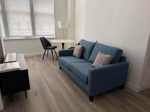 WhatsApp Image 2025-12-06 at 19.16