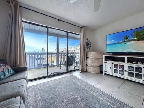 Lei Lani Mini Tower 115 Living Area and View
