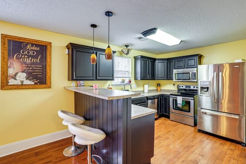 Kitchen | Dishwasher | Drip Coffee Maker | Main Level