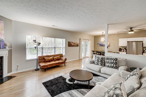 Living Room | 1st Floor | Flat-Screen TV | Fireplace