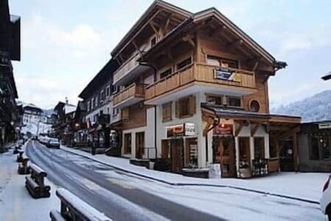 Exterior of Les Drus, view from Rue du Bourg