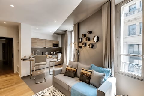 3 bedroom apartment - Living room