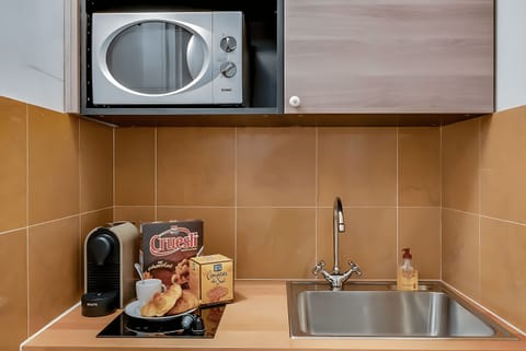 one bedroom - kitchen