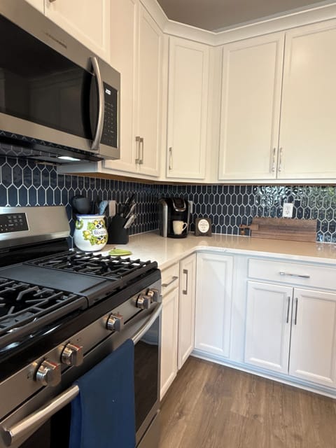 Gas stove, Keurig coffee machine