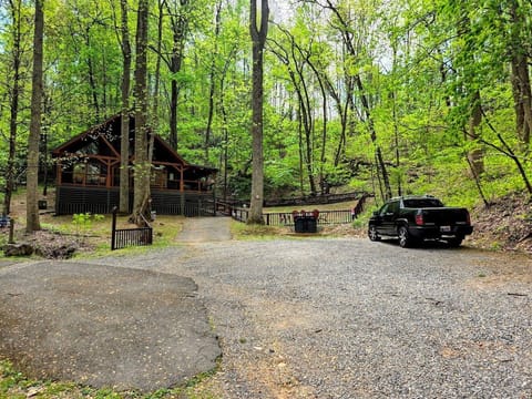 Plenty of flat parking for extra vehicles, trailers, motorcycles, or boats 
