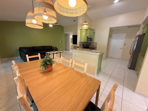 Seat 8 dinning table