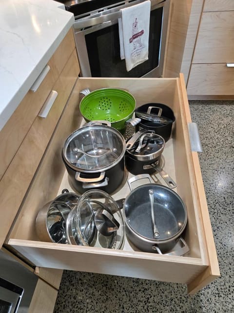 An exceptionally well-equipped kitchen perfect for culinary enthusiasts