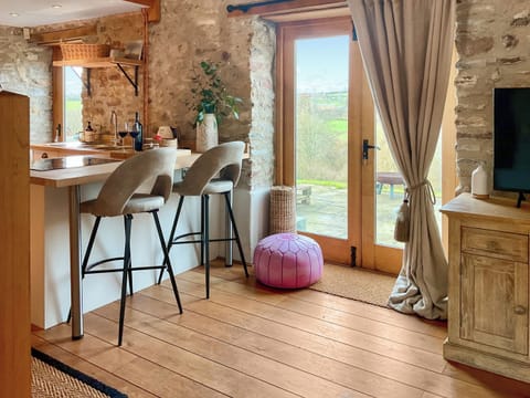 Open plan living space | The Long Barn, Chard