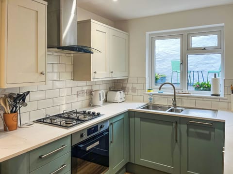 Kitchen | Glyn Terrace Cottage, Borth Y Gest Nr Porthamdog