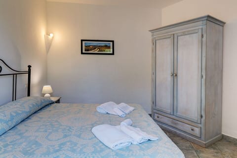 Autumn, Bedroom, Spring, Summer