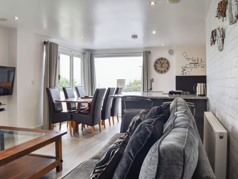 Open plan living space | Oceans Away - Seasons Apartments, Woolacombe