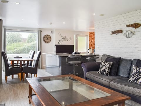 Open plan living space | Oceans Away - Seasons Apartments, Woolacombe