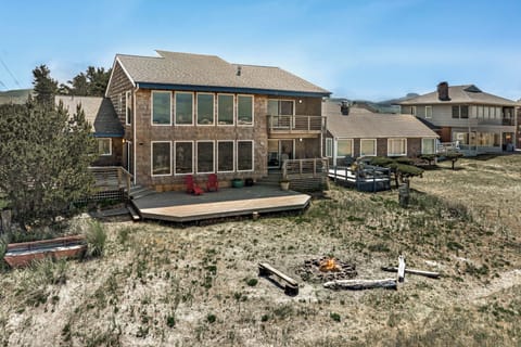 Seaside Vacation Rental | 4BR | 2.5BA | 3,600 Sq Ft | Stairs Required