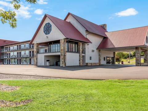 Step into a bright, easy-access entrance with open parking.