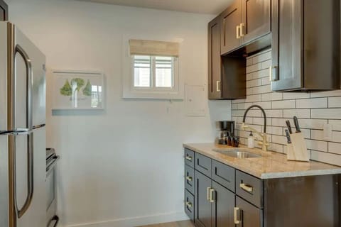 Morning Ready ☕ — Drip coffee maker and fridge for your leftovers from Hattie B`s.