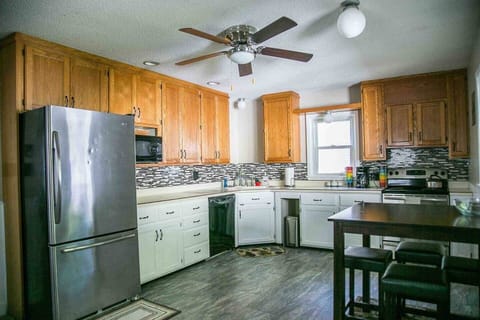 Bright and beautiful. Newly remodeled kitchen. Well appointed with plenty of pots and pans, skillets, baking sheets, utensils, even a smoothie/margarita blender!