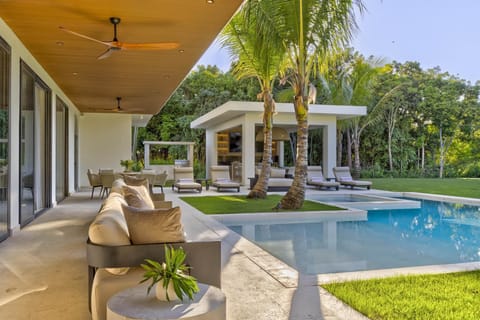 Hacienda A25 – A Modern Escape of Tropical Charm (7248)