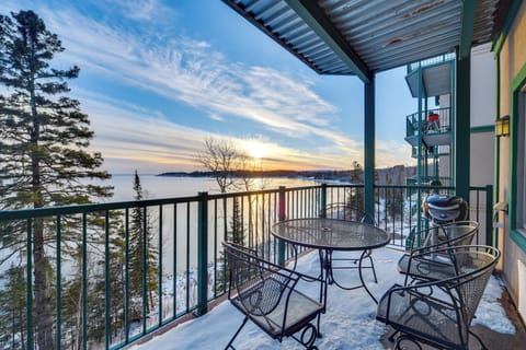Two Harbors Vacation Rental | 2BR | 2BA | 1,250 Sq Ft | Step-Free Entry