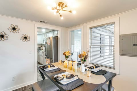 Dining Area | Dishware/Flatware