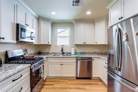 Kitchen | 1st Floor | Dishwasher | Keurig