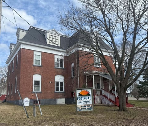 Outdoors, Shelter, Tree, City, Grass