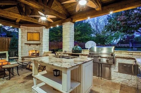 Outdoor Kitchen
