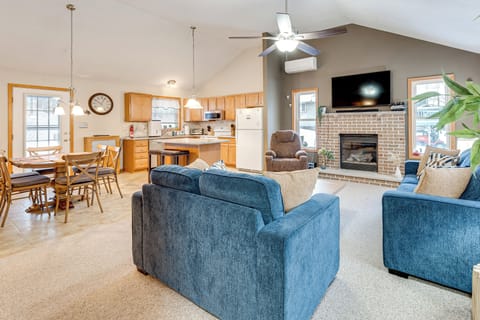 Living Room | Smart TV