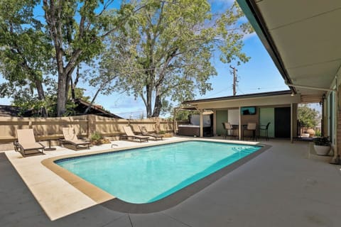 Private pool, endless fun. Your perfect escape starts here!