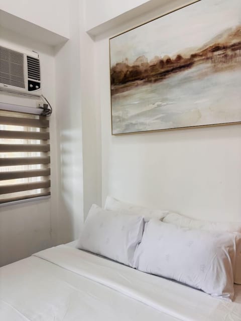 Living/Sleeping Area