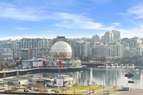 Balcony view of the Science Centre and the ocean.