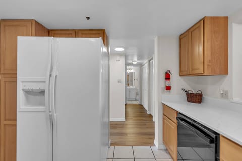 Large Freezer refrigerator combo with icemaker