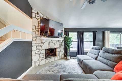 San Antonio Vacation Rental | 4BR | 2BA | 1,923 Sq Ft | 2 Steps Required