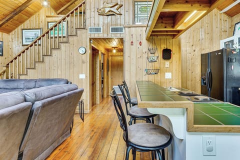 Breakfast Bar | Main Level