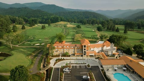 Waynesville Inn and Golf Club - Aerial View3