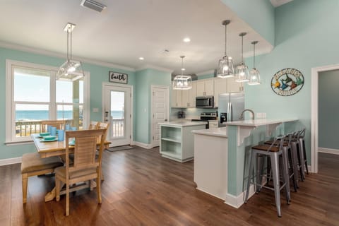 Slice of Heaven Dining Space