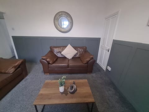 Living Room / Lounge