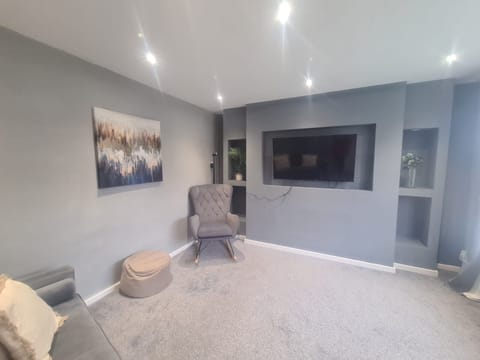 Living Room / Lounge