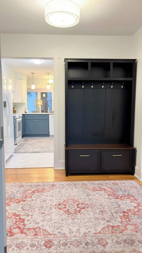 Entryway into Kitchen