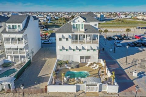 Beachfront house with pool & hot tub